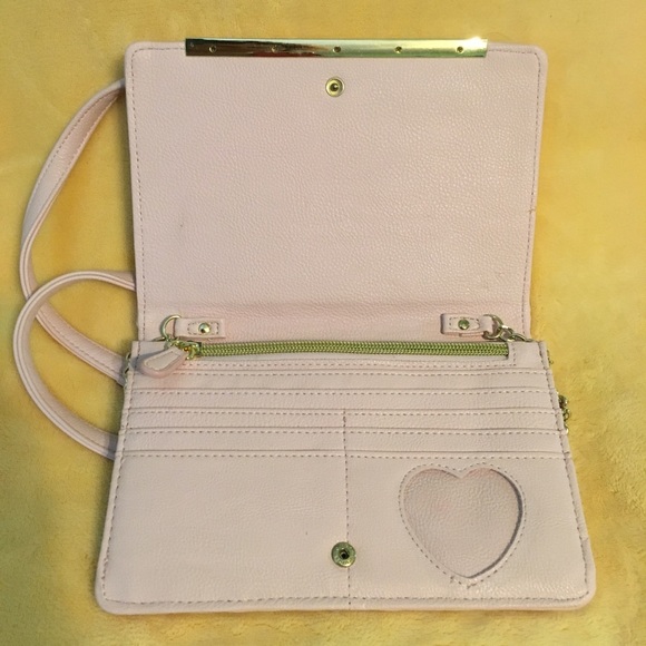 ✨3x HOST PICK✨ Betsey Johnson mini crossbody bag - Picture 3 of 9